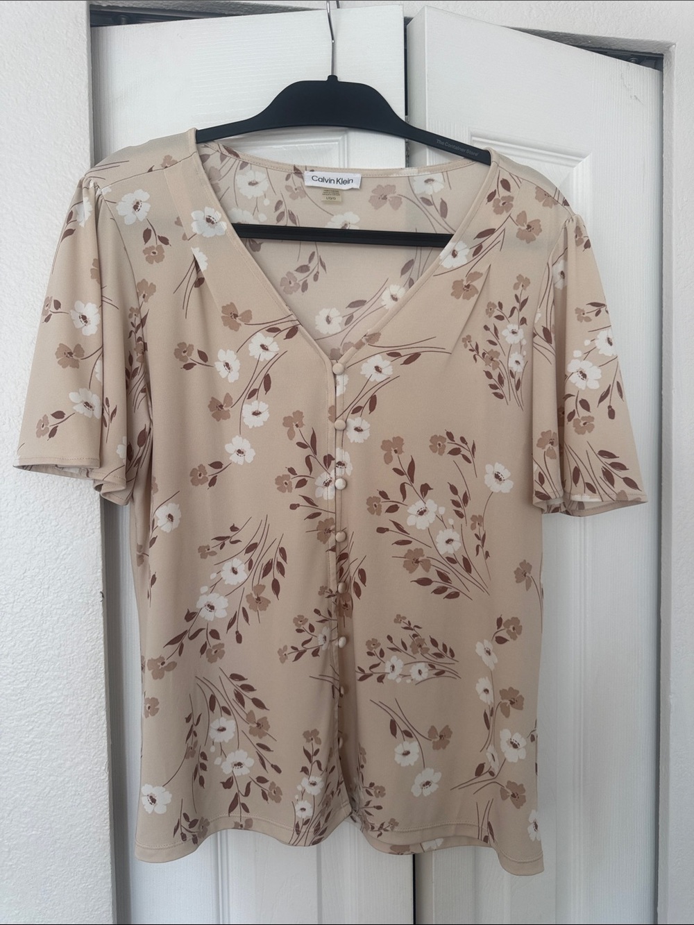 Calvin Klein Beige Floral V-Neck Button-Up Blouse